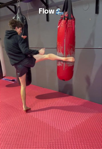 Essential Techniques for Muay Thai Heavy Bag Workouts