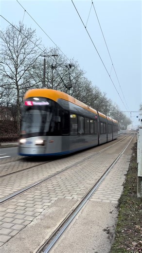 Hier 1038 als Linie 16 -> Messegelände. Schon ein etwas älteres Video heute mal. #straßenbahn #tram #leipzig #lvb #sachsen Aufnahmeort: Leipzig, Klinikum St. Georg Aufnahmedatum: 26.12.2025 Schaut auch gerne mal hier vorbei: @Oepnv_spotter_Leipzig @BusBahnJenaSHK🚍🚊 @𝕳𝖆𝖓𝖓𝖊𝖘📸🤳🏻 @oepnv.fotografie_rostock @𝔒𝔢𝔭𝔫𝔳𝔉𝔬𝔱𝔬𝔤𝔯𝔞𝔣📸 @Linz_Öffi_Spotter @Der ODEG fan @𝓛𝓮𝓸𝓷 @Train.Lux