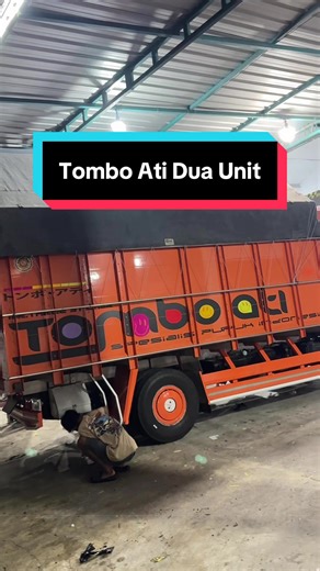 Edisi Dua Unit Satu Garasi ,Tombo Ati pupuk supplier ,Concept Simple HereX Solusi ke mboisan kendaraan anda ,Mr Three Punya solusinya 🔥 Menu Spesial Ready Setiap Hari 👇🏻 🛡️VPF (Vinyl Protection Film) 🔪 Cuting Sticker 🌈 Wraping Sticker 🚕 Branding Kendaraan 🎨Decal custom 🔎 Kaca Film - ☎️ Reservasi Whatsapp (085 219 574 872) 📍 Jl .Raya Kedungjajang (Samping Portal Pasir Mutiara Halim) #cantermania #truckmodifikasi #lumajang #gigamodifikasi #lewatberandafyp