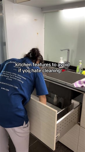 Kitchen Designs That Minimize Cleaning Effort