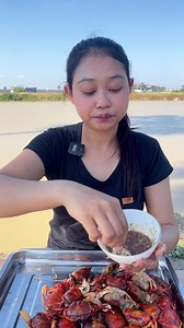 161K views · 996 reactions | Eating boiling crab #reelsvideo #reelsfb #eatingvideos #foodblogger #fruitlover #asmrsounds #reels #crabs | Tasty Bite - Van Din | Facebook