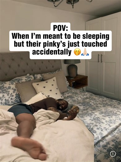 We know it won’t be long when their pinky’s brush and they gasp 🤭😂 #booktok #reading #bookish #fyp #meme