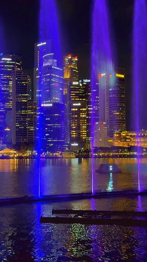 384K views · 11K reactions | ទឹករាំមុខអគារទូក ប្រទេសសឹង្ហបូរី អ្នកណាខ្លះធ្លាប់ទៅលេង? | ទិសដៅ ទេសចរណ៍ - Destination | Facebook