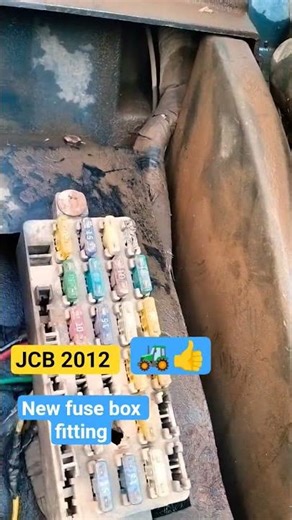 #jcbmachine #jcbjcb JCB 2012 model fuse box new fitting 👍👍👍👍🚜🚜🚜🚜🚜