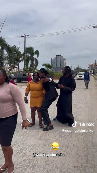 Hilarious Photo Shoot Pranks That Will Make You Laugh