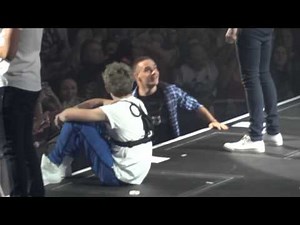 Save You Tonight - One Direction (Mohegan Sun 11.30.12)