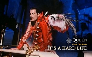 【Queen中字】It's A Hard Life：人生苦短，独树一帜的歌剧风MV（480p&官方MV）