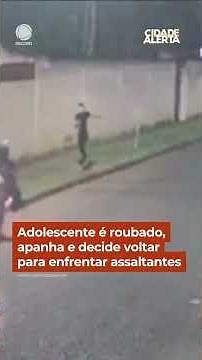 Teenager is robbed, beaten, and decides to go back to confront the muggers #Shorts #CidadeAlerta