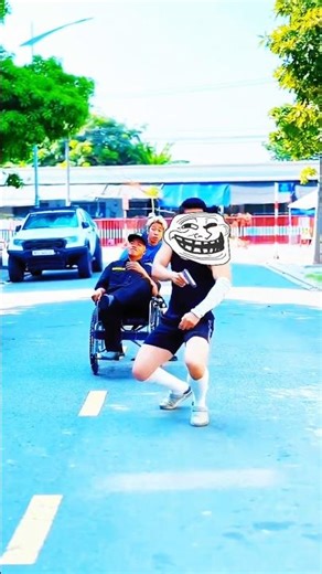 Normal flip vs king of backflip ☠️ #youtubeshorts #funny #viral