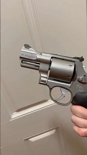 Performance center Smith and Wesson - 44 magnum revolver (2.6 inch) #44magnum #smithandwesson