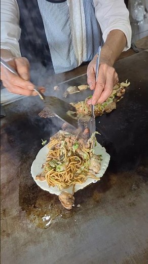 高砂 薪火の熱の鉄板で焼くお好み焼き屋さんでモダン焼き 神戸市兵庫区・和田岬