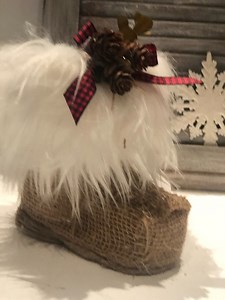 I just wanted to try and I can’t believe how cute they look! #christmascraft #santaclauseboots | Just That Perfect Piece