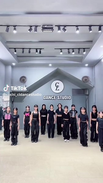 Cover Dance of Jennie's Hits by Kids