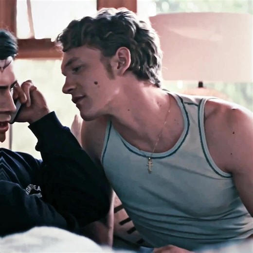 this man’s stare goes crazyyy ac @ᴠᴀʟ ♪ sc @bttmscp #heatedrivalry #hollanov #ilyarozanov #connorstorrie #fyp ilya rozanov edit heated rivalry edit