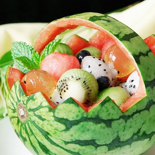5.6M views · 3.5K shares | This takes fruit baskets to the next level. via Tastemade Japan Save this recipe: https://taste.md/2gmw9jl More recipes on our app  https://taste.md/2sltyPt | Tastemade | Facebook