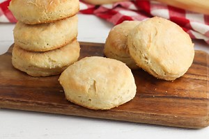 Copycat Cracker Barrel Biscuits - BubbaPie