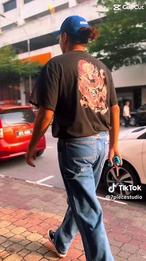 Stylish Dickies Carpenter Jeans - Fashion Essential For Small Content Creators