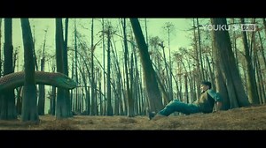 1.8M views · 60K reactions | A man led a Tyrannosaurus away alone from his companions, but the clever Tyrannosaurus turned around and ran away! 男人为了同伴孤身引走暴龙，不料聪明的暴龙转头就跑！ #异变暴龙 #Metamorphosis #优酷电影 #youkumovie | Youku Movie | Facebook