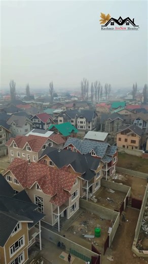 𝐊𝐚𝐬𝐡𝐦𝐢𝐫 𝐀𝐯𝐞𝐧𝐮𝐞 𝐑𝐞𝐚𝐥𝐭𝐲® on Instagram: "Luxurious houses for sale in HMT Area Srinagar. 15 Feed Road colony Fully finished House Full details ⤵️ Address: HMT Area near Rose Avenue colony Srinagar 200mts from the main Road Land: milkiyat) Land Details 1 10 Marla’s 2 11 Marla’s 3 12 Marla’s 4 12.5 Marla’s 5 13 Marla’s Posh society Area: 1250 sqft plinth Area both Houses & same description Ground floor: Lobby modular kitchen with store Laundry Hamam Drawing room common washroom & B