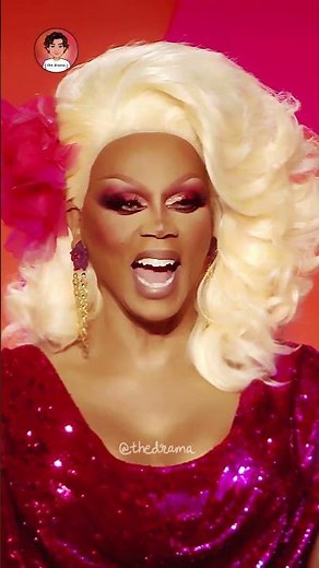 "She's jump roping with her hair" #dragrace
