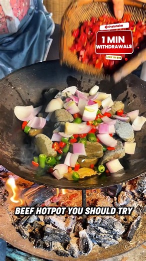 Food_junkie on Instagram: "GUT HOTPT #lx_mediaa_ #csmediain #viral #foodie #homecooking #recipe #cookinglove #recipes #recipeshare #recipeoftheday #cookingschool #foodlover #quickrecipes #instafood #foodporn #foodstagram #koreanfood #eatingshow #asmrsounds #mukbang #eatingfood #cookingvideo #chinesefood #cookingdemo #spicy"