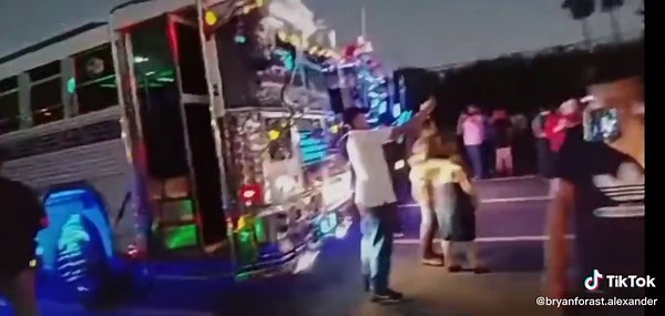 Show de luces #117 #Alexandra #Jennifer #lucia #parati