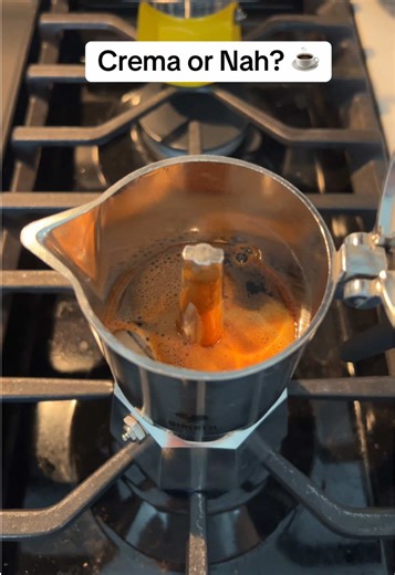 Did I finally get Moka Pot Crema? @Bialetti USA ☕️🤔 #mokapot #crema #coffeetalk #howtomakecoffee #brew