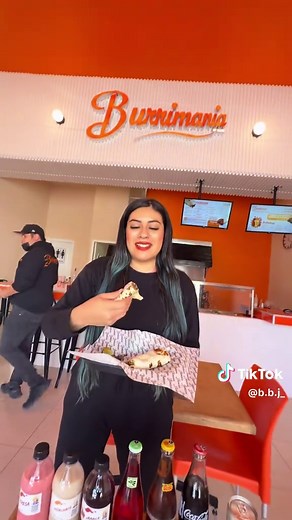 Burritos frescos en Plaza La Quinta, Chihuahua