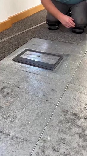 🙌🏻 Carpet Tiles are easy when you know how 😁 #howto #diy #teirnanmccorkell #flooring #tips #flooringinstaller #stockport #manchester #reel #fyp | Teirnan McCorkell