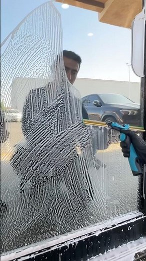 Professional Commercial ￼Window Cleaning