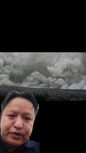 290K views · 14K reactions | ⚠️ Alert: A massive another lahar volcano came Mt semeru indonesia (5/12/2025) Credit: AfarTV/YT From: IPOK SAM IDUB #Alert #indonesia #volcano #mtsemeru | Dupchen Tamang | Facebook