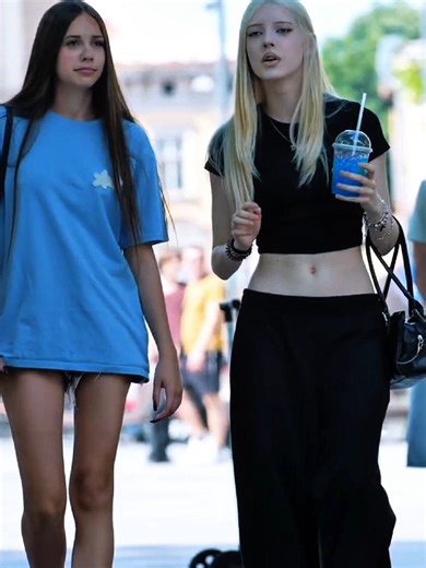 Moscow 🇷🇺 Girls Style🚶‍♀️🫰🧡 ✨💫 #fashion #girlsstyle #streetwear #moscow #creatorsearchinsights @ALEXIS @leah halton