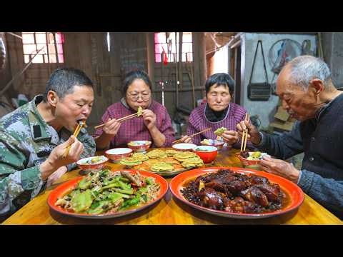 Village Style Pig Trotters with Black Beans