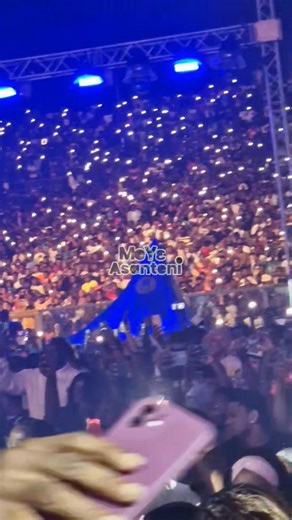Sarkodie performed Messiah with Kweku Flick at Rapperholic: The Homecoming #meyeasanteni 📹 MeYɛ Asanteni Media | MeYɛ Asanteni