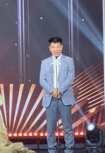 Ông Lê Hữu Nghĩa - Chủ sở hữu Khách sạn LACHATEAU phát biểu tại Lễ ký kết, hứa hẹn mang đến một sân khấu bùng nổ và những trải nghiệm ấn tượng cho Miss Grand Vietnam 2026 #MissGrandVietnam #MissGrandVietnam2026 #SenVang #LaChateauhotel #Lachateauxmissgrand2026