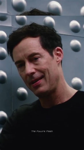 Thawne knows Barry is from the future! 🥶