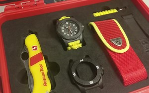 【救难有一套】Victorinox 瑞士维氏 I.N.O.X. Carbon 碳纤维限量表