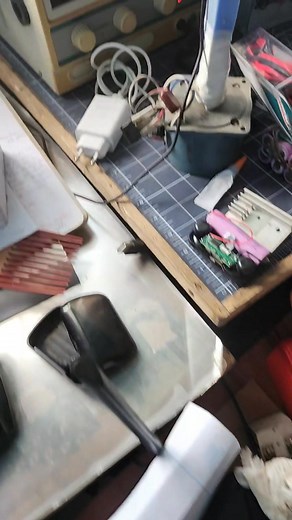 Partie 1/6 comment réparer un projecteur à LED ramasser dans la casse des appareils électroniques #Profkengne | Ibrahim Eric