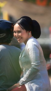 294K views · 1.4K reactions | Mbake seng ra helman, mase seng ketilang, atine 﫠 . Muse @jessicazabrinna Mua @jessicazabrinna_mua Hairdo @dwihanantiwi Lagu @aftershine.official Photovideo @ariessphoto . ARIESS PHOTO Wa 081 7171 88000 . . ▄▄▄▄▄▄▄▄▄▄▄▄▄▄▄▄▄▄▄▄ #ariessphoto #ariessportrait #weddingponorogo #infoponorogo #weddingmagetan #weddingngawi #weddingmadiun #weddingpacitan #weddingtrenggalek #weddingtulungagung | Ariess Photo | Facebook