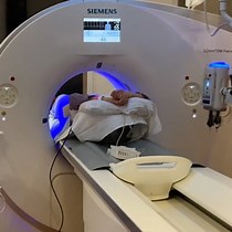 视频: 时间分辨动态计算机断层扫描血管造影，用于通过 2D-3D 融合成像表征主动脉内漏和治疗指导