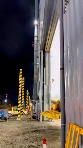 Wow! The monster 💪😍 #bigmachinery #wheelloader #earthmoving | Big Machinery