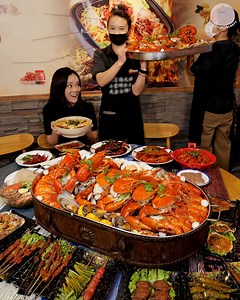 55K reactions · 13K shares | Giant Seafood Platter with lobsters and abalone. | SingaporeBeauty | Facebook