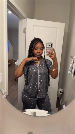 MyleseNotreal (@laylaaa2u)’s videos with Fly girl. - ⏻