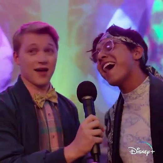 High School Musical: The Series | SNEAK PEEK SEASON 3: RICKY FINDS GINA CRYING | Disney Channel US