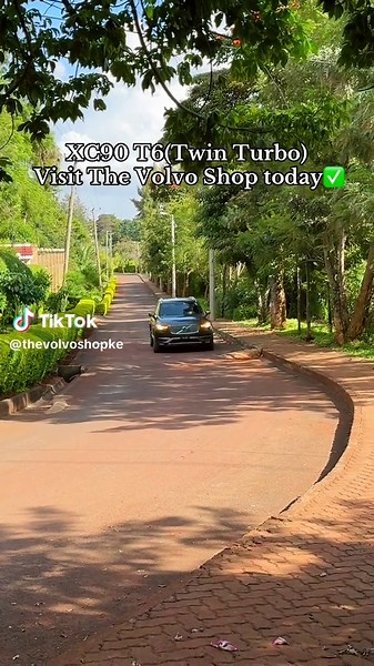 Explore the Stylish Volvo XC90 T6 for Families