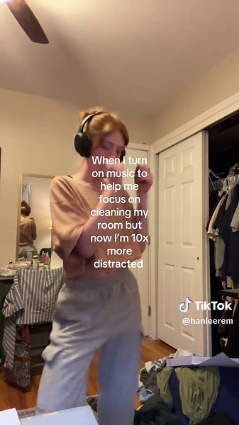 Like now imma dance for 30 minutes straight and get nothing done✨