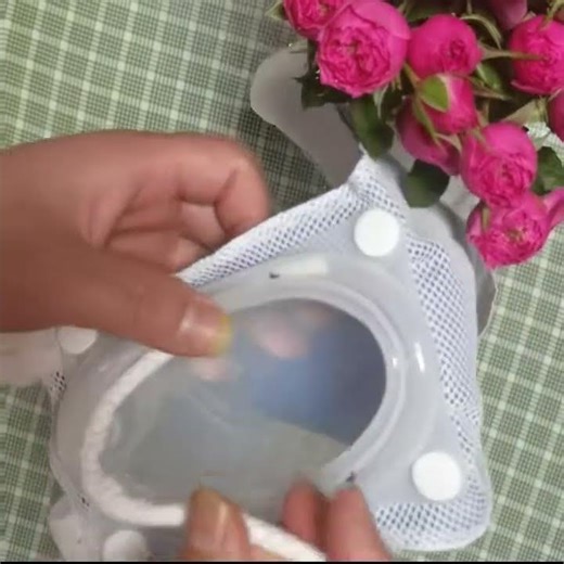 how to put urine pad in the urine funnel