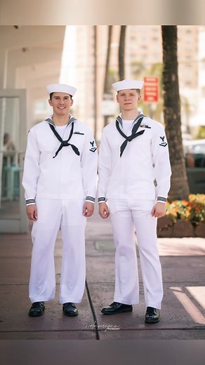 US Navy Photography w/ AG3 Walters & AG3 Buendia 🙌 • • • • • • • • • • • 🎥 Shot on @insta360 X3 📸 Shot on @canonusa EOS R5 / RF 85 1.2 DS • • #canoneosR5 #canonRF8512DS #nolanreganphotography #nolanregan #nolansoflo #nolansphotos #photography #POV #miamidadecounty #florida #miami #streetphotography #insta360x3 #canon