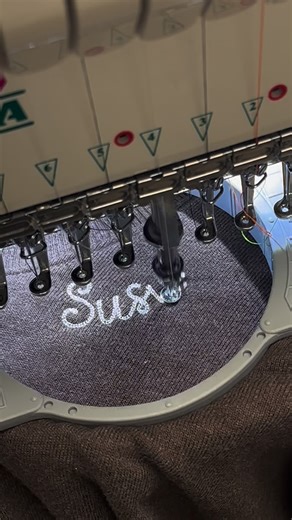 Charlotte's Web Monogramming and Gifts on Instagram: "Stitching up something special in our newest font Chain Stitch! Perfect for dainty names ✨💖 ⁠ Whether you’re personalizing gifts or dressing up your home for the holidays, now’s the perfect time to get those embroidery orders in. ⁠ 🪡 Current turnaround: 1 week 🪡 Need it faster? Rush orders available for $10/item (3–4 day turnaround) 🪡 Ordering 8+ items? We kindly ask for 2 weeks lead time. 🪡 Wanting to embroider a logo? Shoot us a messag