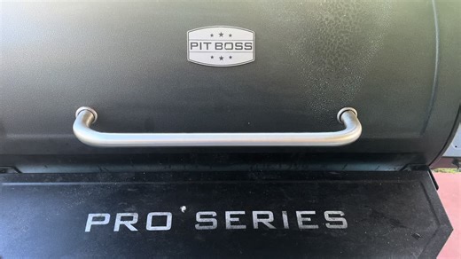 Caveman’s Kitchen (@thecavemanskitchen)’s videos with Grillin' and Chillin' - Sammy Kershaw